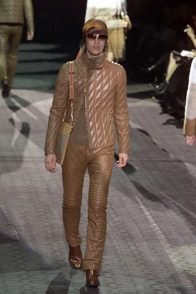Look 38